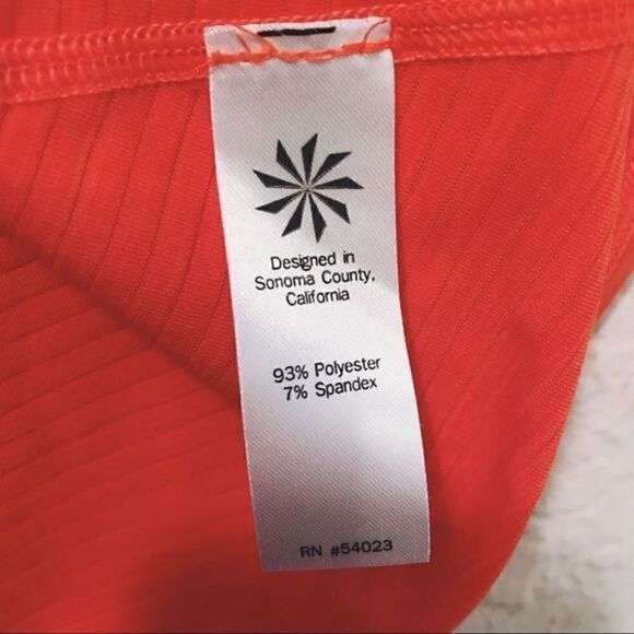 NWOT. Athleta Coral Top. Size Large. - Picture 8 of 8